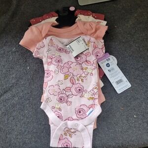 Gerber Short Sleeve Bodysuit Infant Girls Size Premie (4 Count)